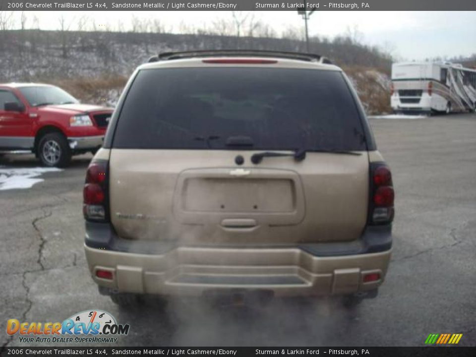2006 Chevrolet TrailBlazer LS 4x4 Sandstone Metallic / Light Cashmere/Ebony Photo #4