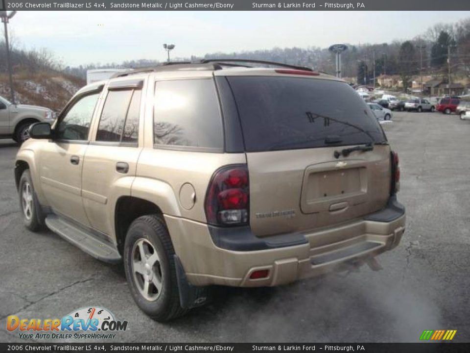 2006 Chevrolet TrailBlazer LS 4x4 Sandstone Metallic / Light Cashmere/Ebony Photo #5