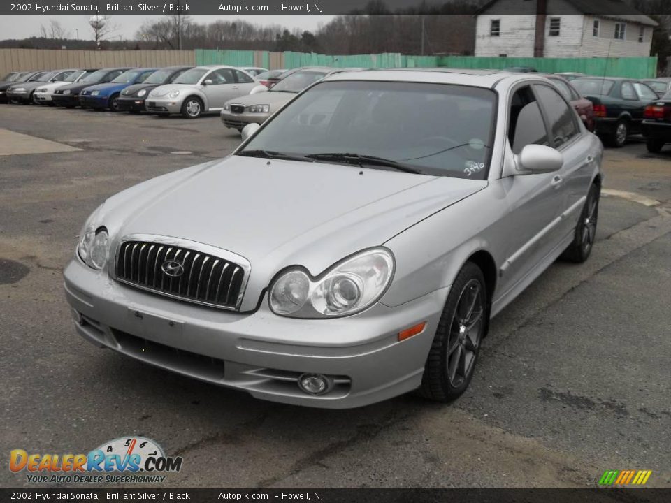 2002 Hyundai Sonata Brilliant Silver / Black Photo #2