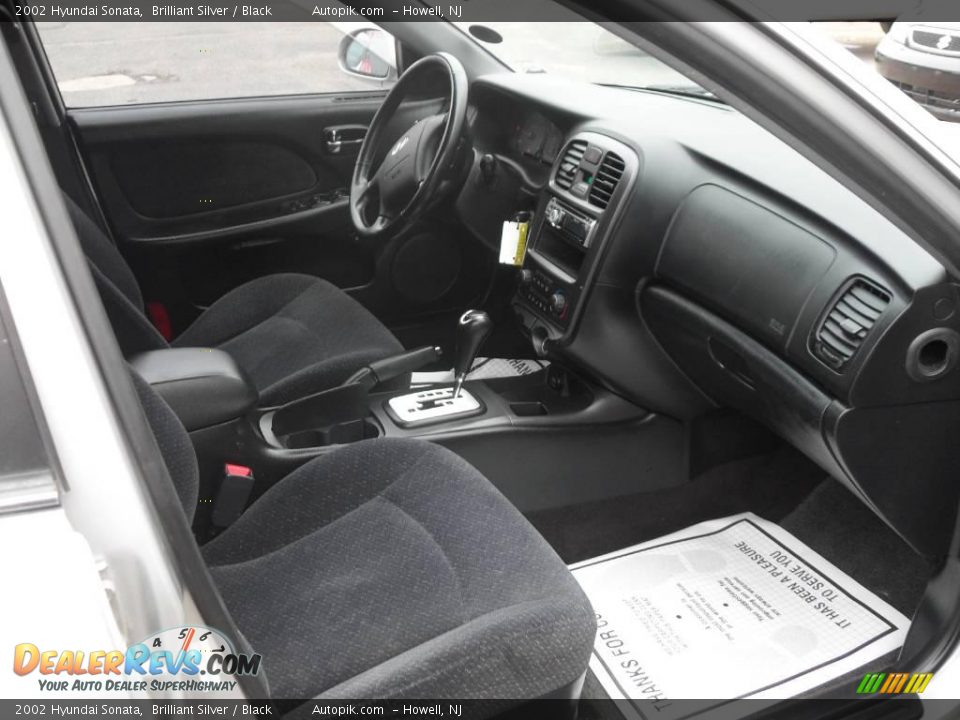 2002 Hyundai Sonata Brilliant Silver / Black Photo #7