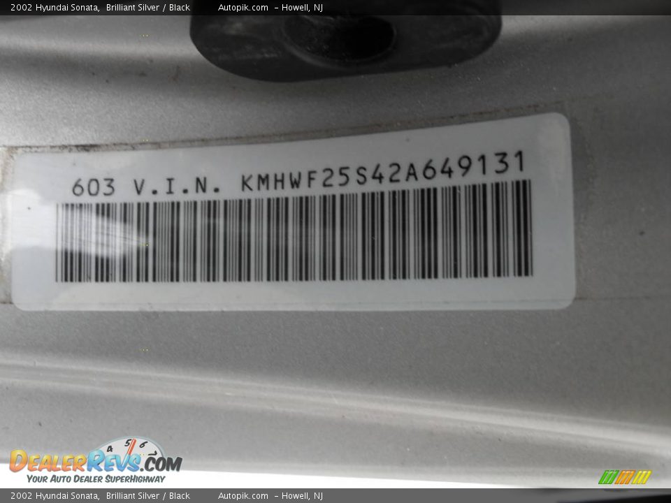 2002 Hyundai Sonata Brilliant Silver / Black Photo #14