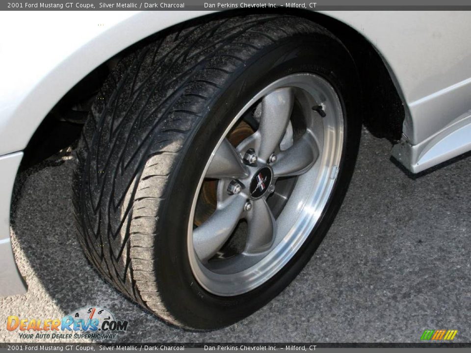 2001 Ford Mustang GT Coupe Silver Metallic / Dark Charcoal Photo #9