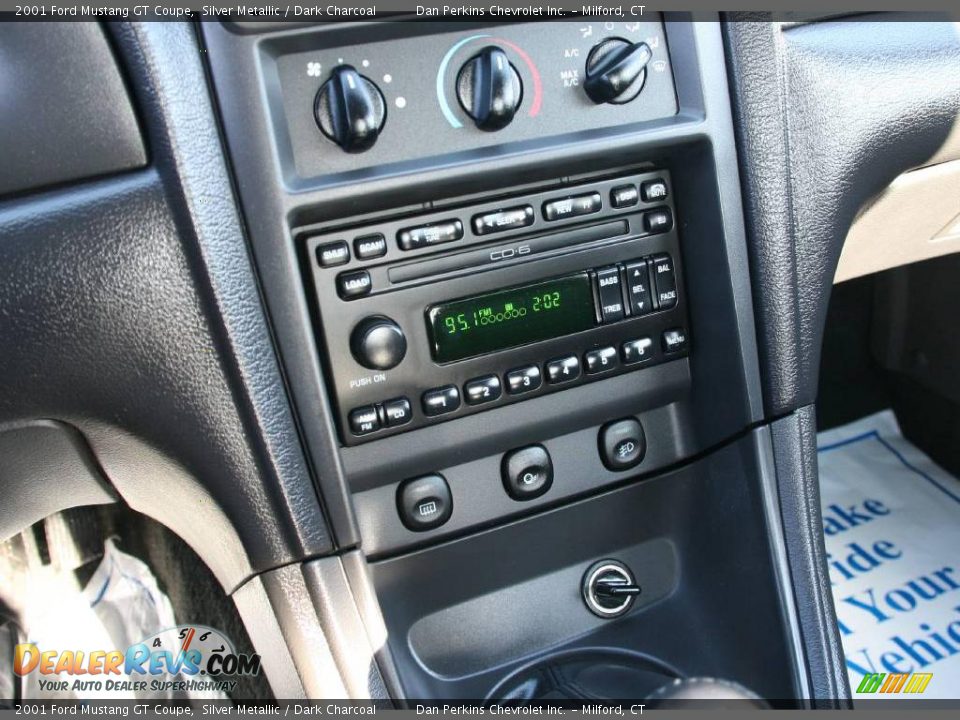 2001 Ford Mustang GT Coupe Silver Metallic / Dark Charcoal Photo #12