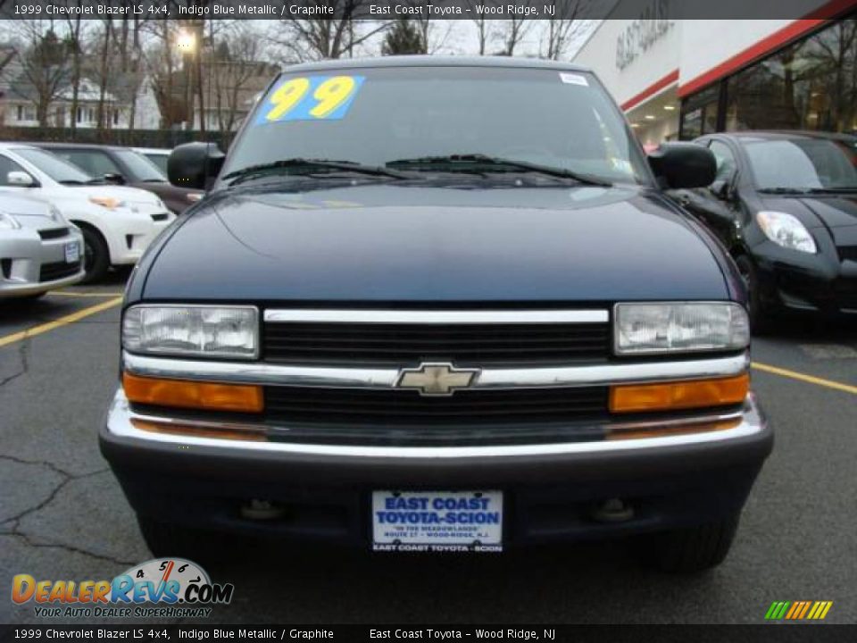 1999 Chevrolet Blazer LS 4x4 Indigo Blue Metallic / Graphite Photo #2