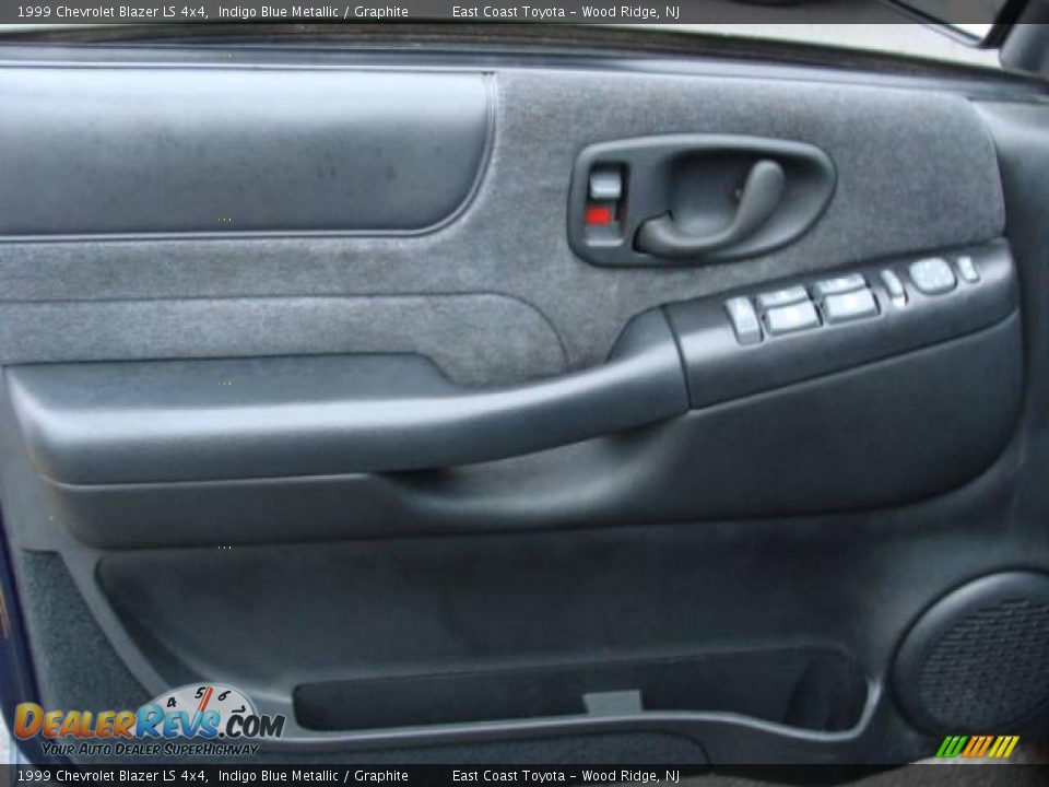 1999 Chevrolet Blazer LS 4x4 Indigo Blue Metallic / Graphite Photo #6