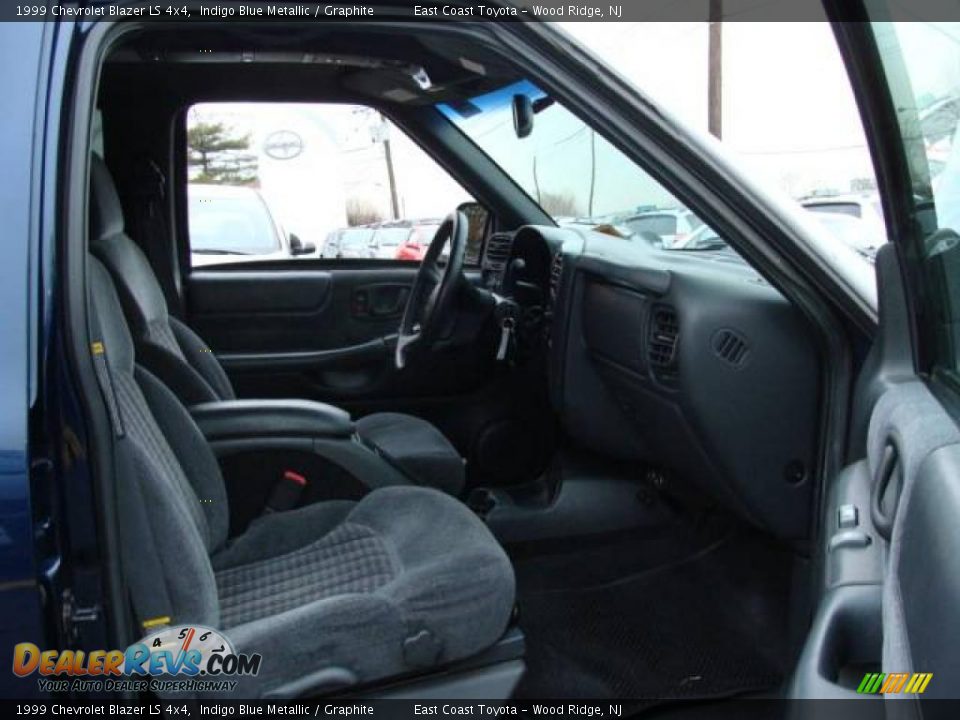 1999 Chevrolet Blazer LS 4x4 Indigo Blue Metallic / Graphite Photo #8