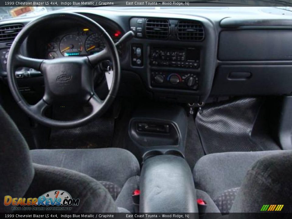 1999 Chevrolet Blazer LS 4x4 Indigo Blue Metallic / Graphite Photo #9