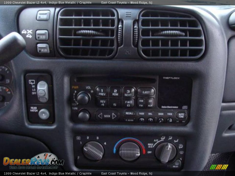 1999 Chevrolet Blazer LS 4x4 Indigo Blue Metallic / Graphite Photo #11