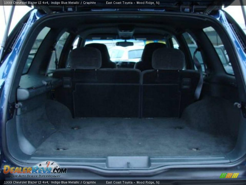 1999 Chevrolet Blazer LS 4x4 Indigo Blue Metallic / Graphite Photo #13