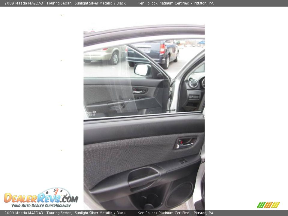 2009 Mazda MAZDA3 i Touring Sedan Sunlight Silver Metallic / Black Photo #11