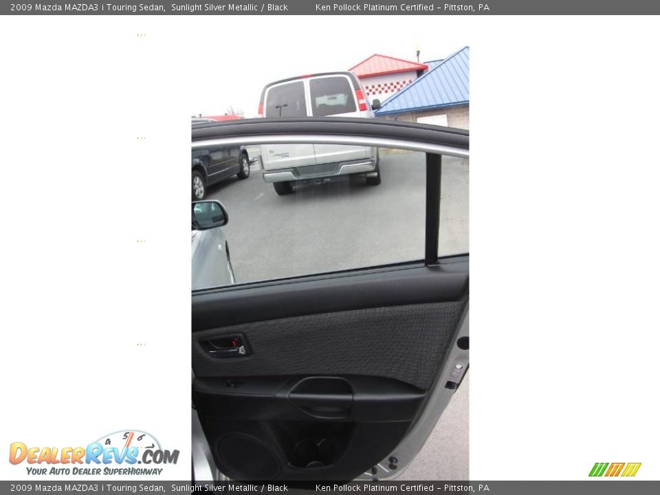 2009 Mazda MAZDA3 i Touring Sedan Sunlight Silver Metallic / Black Photo #17