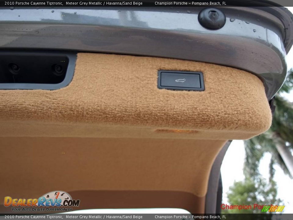 2010 Porsche Cayenne Tiptronic Meteor Grey Metallic / Havanna/Sand Beige Photo #17