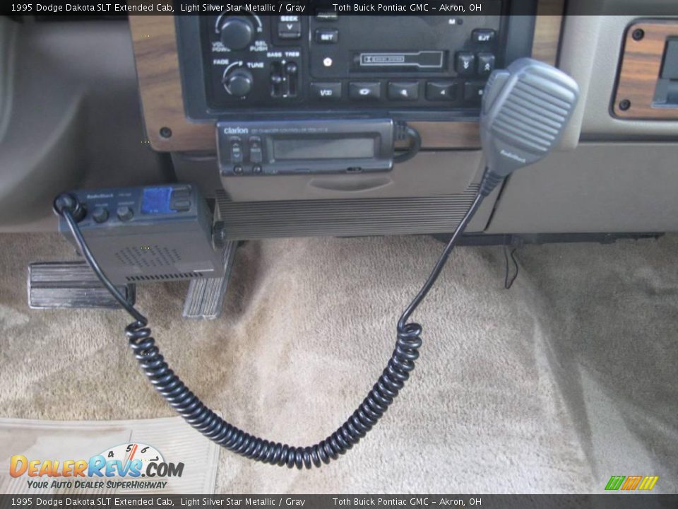1995 Dodge Dakota SLT Extended Cab Light Silver Star Metallic / Gray Photo #10