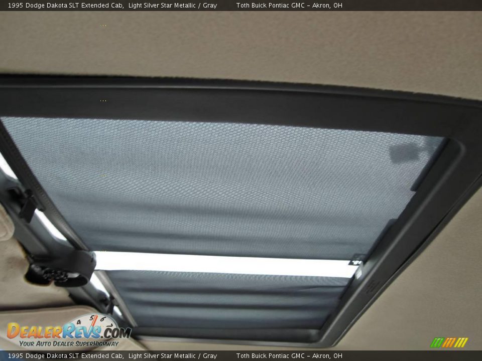 1995 Dodge Dakota SLT Extended Cab Light Silver Star Metallic / Gray Photo #11