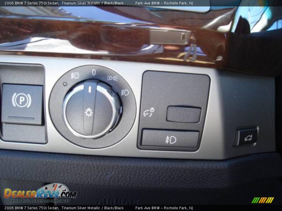 2006 BMW 7 Series 750i Sedan Titanium Silver Metallic / Black/Black Photo #11