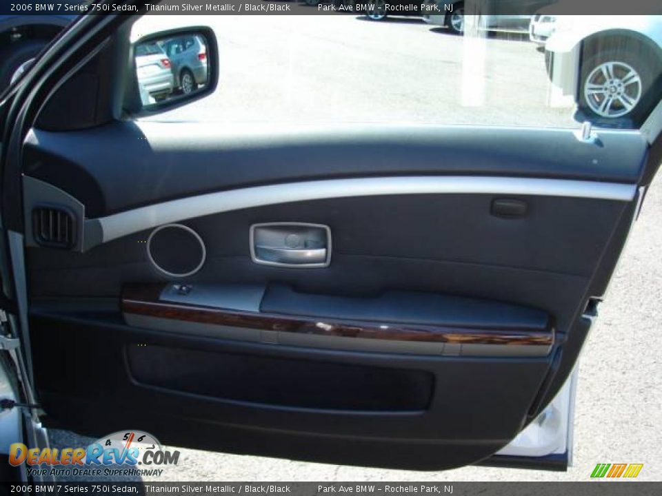 2006 BMW 7 Series 750i Sedan Titanium Silver Metallic / Black/Black Photo #22