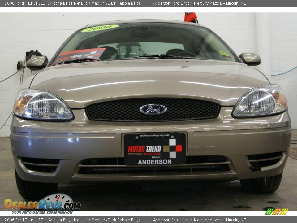 2006 Ford Taurus SEL Arizona Beige Metallic / Medium/Dark Pebble Beige Photo #2