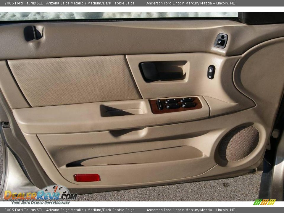 2006 Ford Taurus SEL Arizona Beige Metallic / Medium/Dark Pebble Beige Photo #12