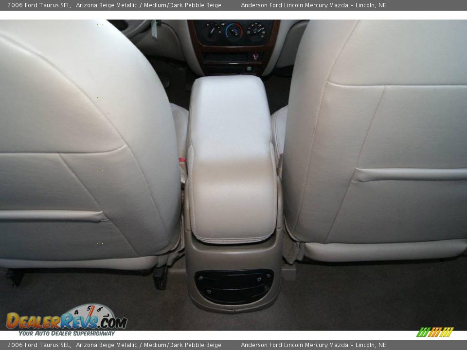 2006 Ford Taurus SEL Arizona Beige Metallic / Medium/Dark Pebble Beige Photo #19