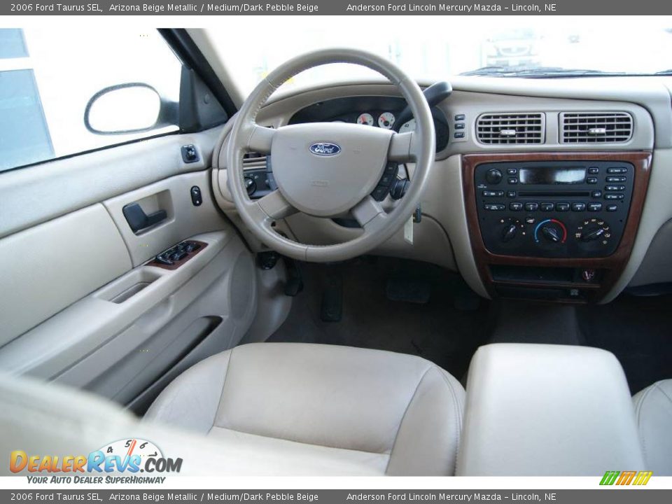 2006 Ford Taurus SEL Arizona Beige Metallic / Medium/Dark Pebble Beige Photo #20