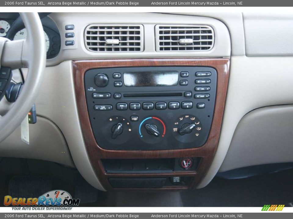 2006 Ford Taurus SEL Arizona Beige Metallic / Medium/Dark Pebble Beige Photo #22