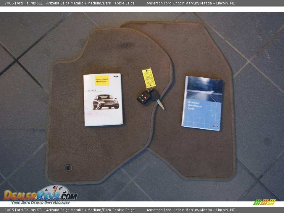 2006 Ford Taurus SEL Arizona Beige Metallic / Medium/Dark Pebble Beige Photo #28