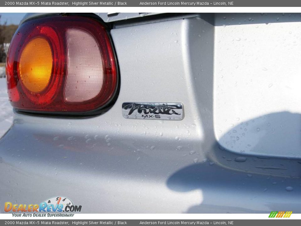 2000 Mazda MX-5 Miata Roadster Highlight Silver Metallic / Black Photo #10