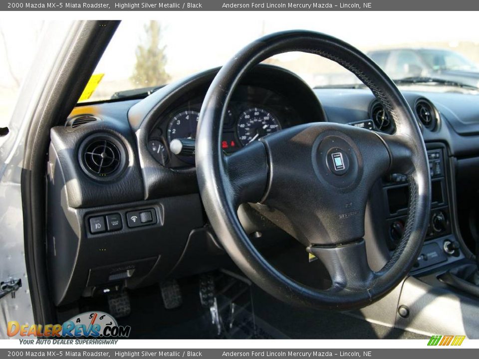 2000 Mazda MX-5 Miata Roadster Highlight Silver Metallic / Black Photo #16
