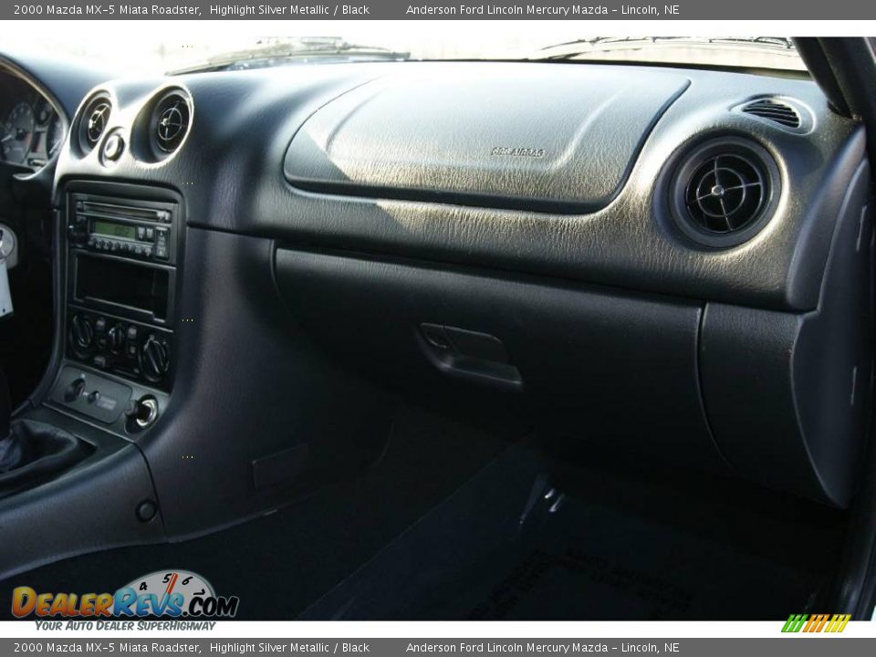 2000 Mazda MX-5 Miata Roadster Highlight Silver Metallic / Black Photo #17