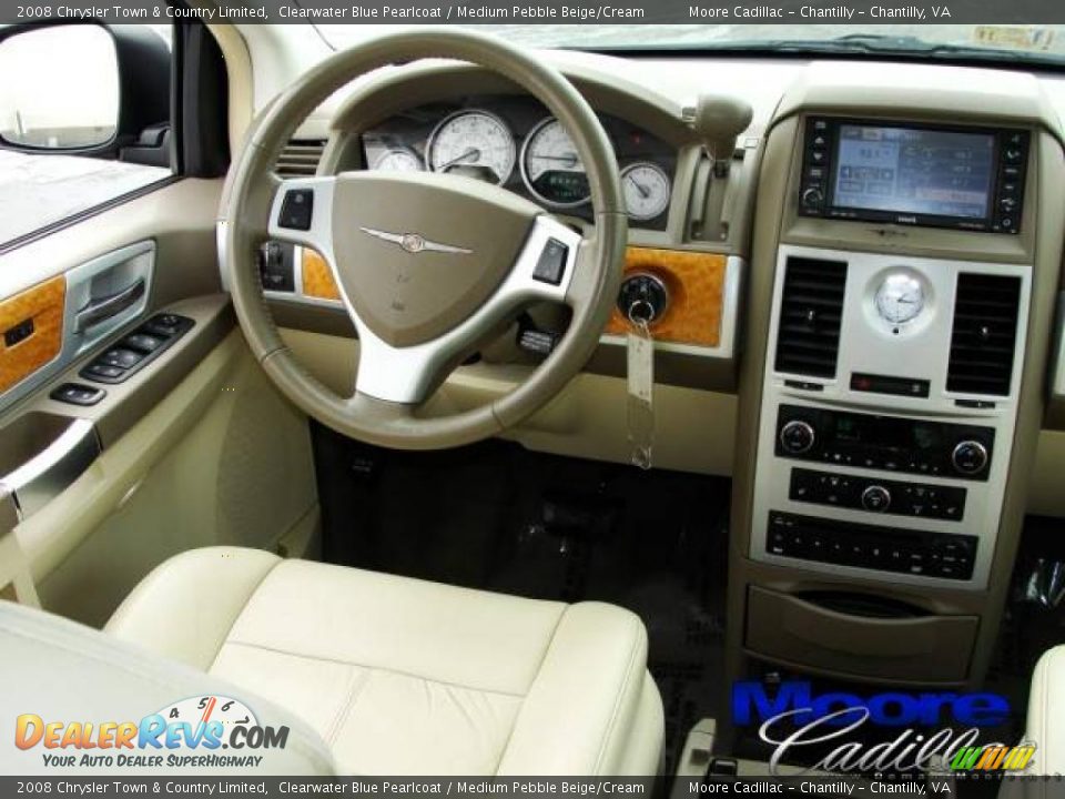 2008 Chrysler Town & Country Limited Clearwater Blue Pearlcoat / Medium Pebble Beige/Cream Photo #16