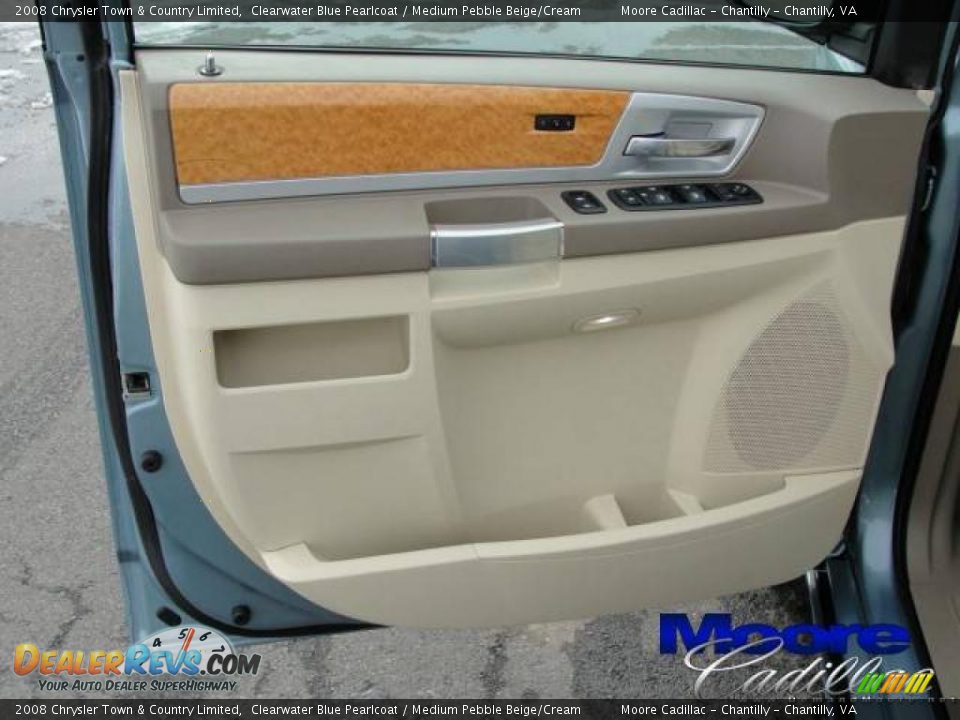 2008 Chrysler Town & Country Limited Clearwater Blue Pearlcoat / Medium Pebble Beige/Cream Photo #17