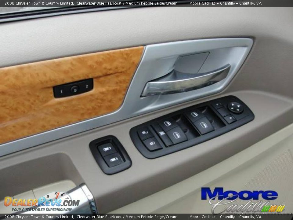 2008 Chrysler Town & Country Limited Clearwater Blue Pearlcoat / Medium Pebble Beige/Cream Photo #18
