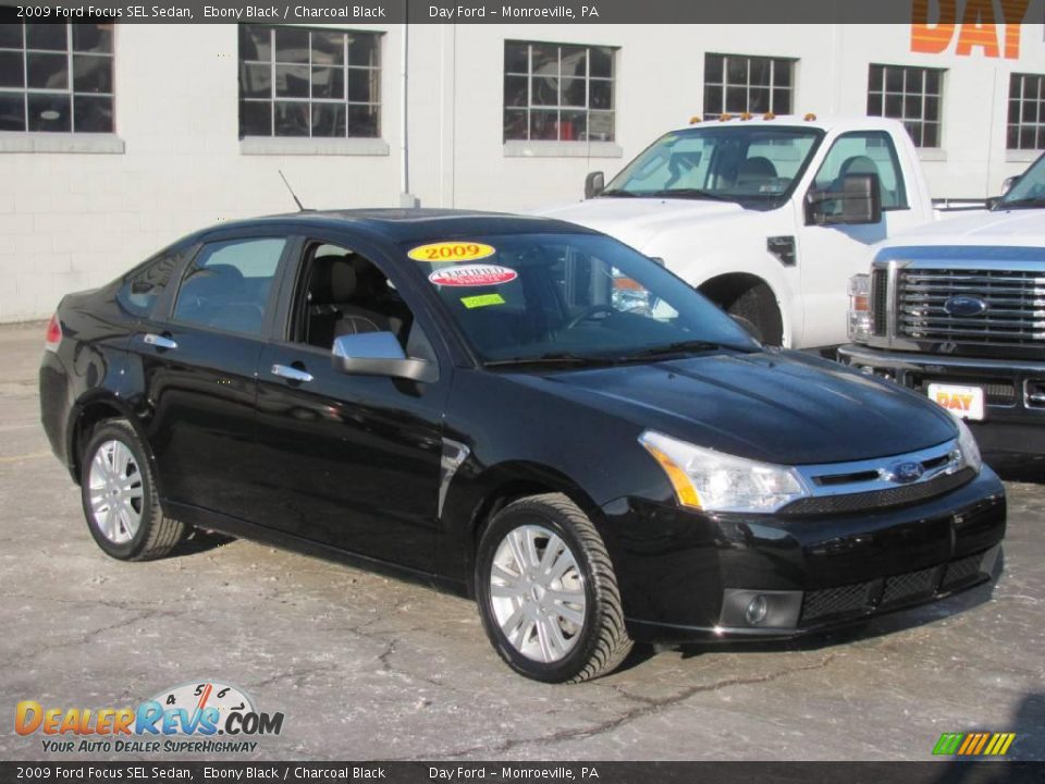 2009 Ford Focus SEL Sedan Ebony Black / Charcoal Black Photo #5