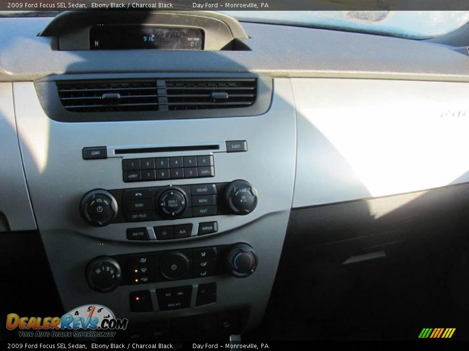 2009 Ford Focus SEL Sedan Ebony Black / Charcoal Black Photo #12
