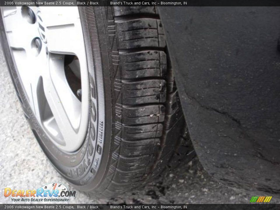 2006 Volkswagen New Beetle 2.5 Coupe Black / Black Photo #10