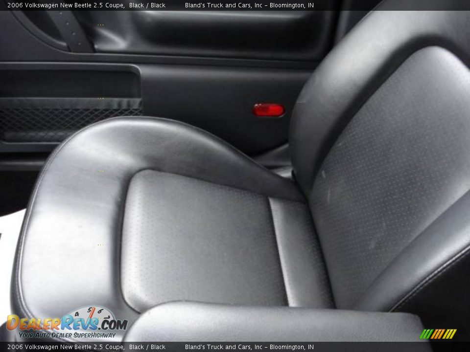 2006 Volkswagen New Beetle 2.5 Coupe Black / Black Photo #16