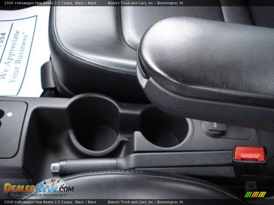 2006 Volkswagen New Beetle 2.5 Coupe Black / Black Photo #17