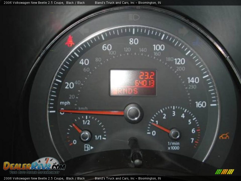 2006 Volkswagen New Beetle 2.5 Coupe Black / Black Photo #23