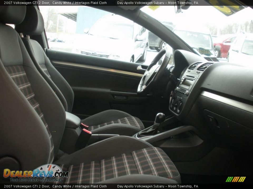 2007 Volkswagen GTI 2 Door Candy White / Interlagos Plaid Cloth Photo #10