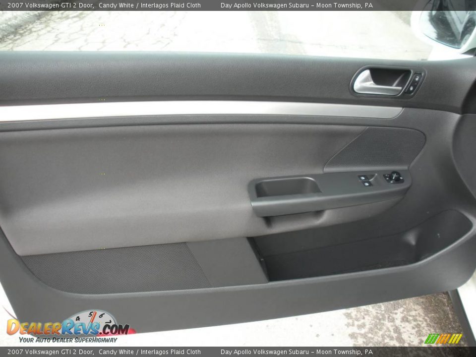 2007 Volkswagen GTI 2 Door Candy White / Interlagos Plaid Cloth Photo #12