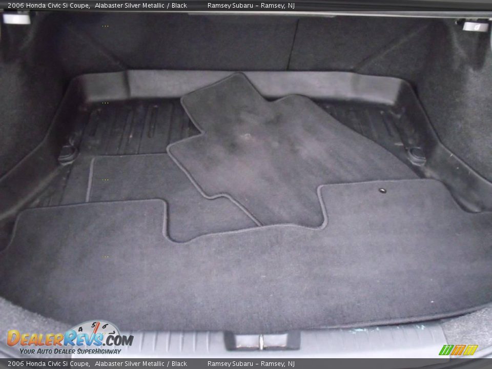2006 Honda Civic Si Coupe Alabaster Silver Metallic / Black Photo #17