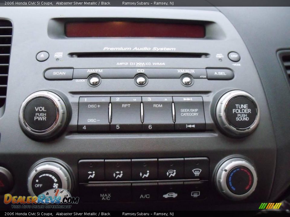 2006 Honda Civic Si Coupe Alabaster Silver Metallic / Black Photo #20