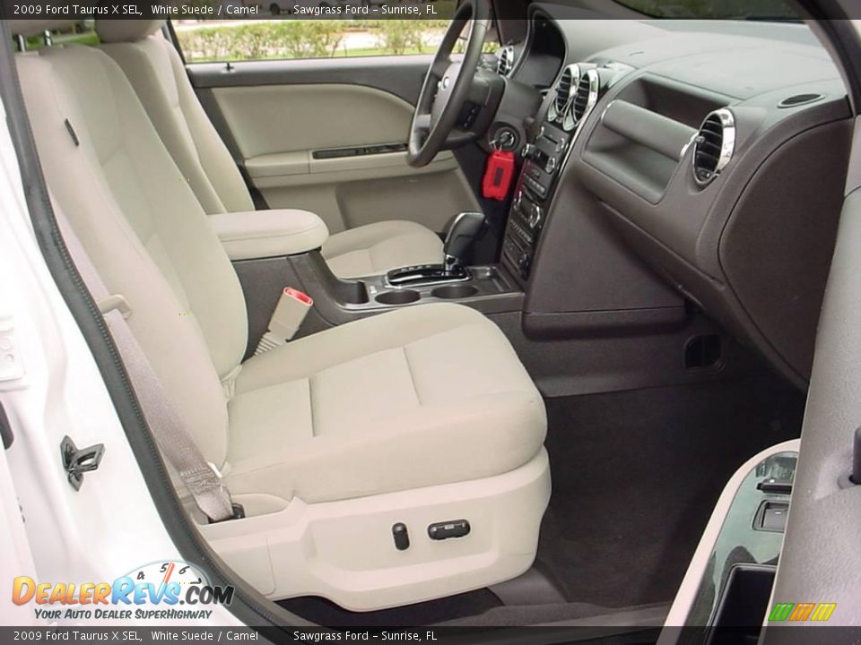 2009 Ford Taurus X SEL White Suede / Camel Photo #12