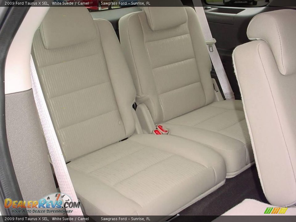 2009 Ford Taurus X SEL White Suede / Camel Photo #14