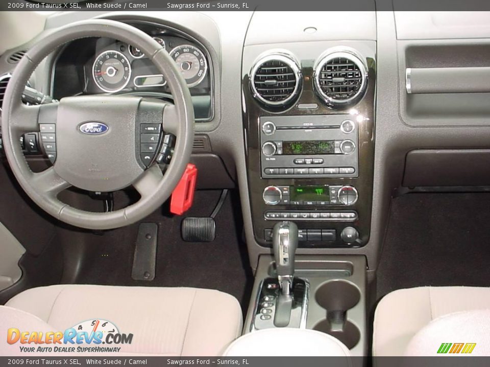 2009 Ford Taurus X SEL White Suede / Camel Photo #15