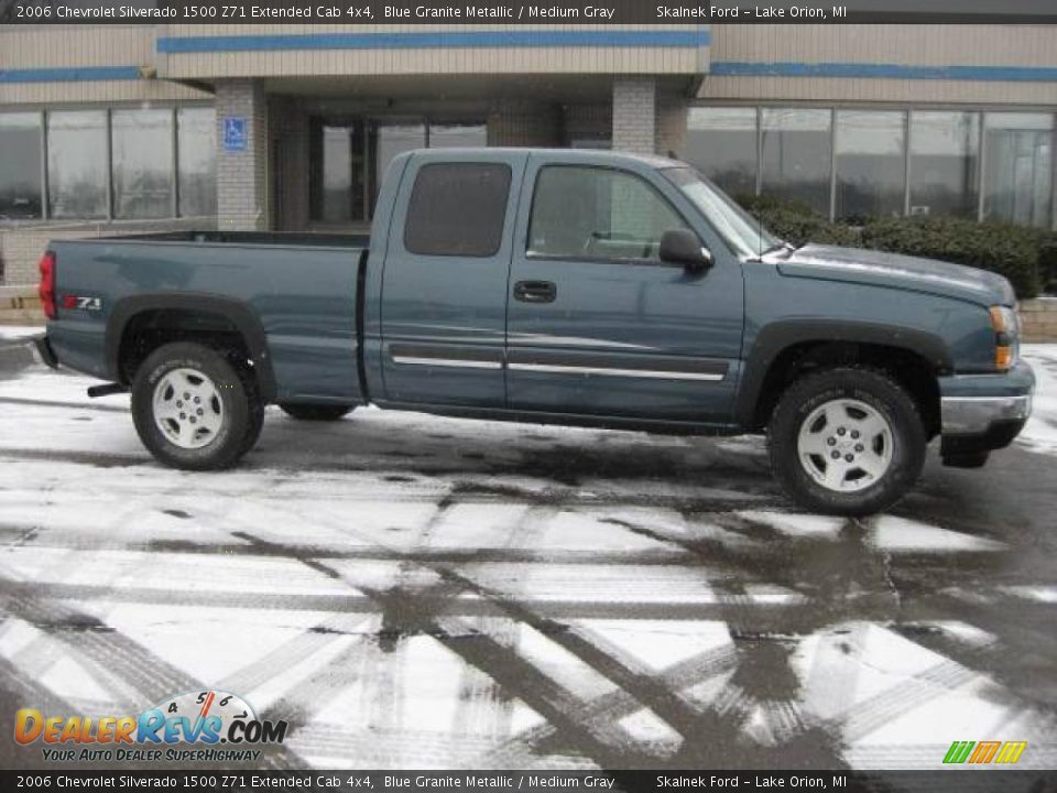2006 Chevrolet Silverado 1500 Z71 Extended Cab 4x4 Blue Granite Metallic / Medium Gray Photo #1