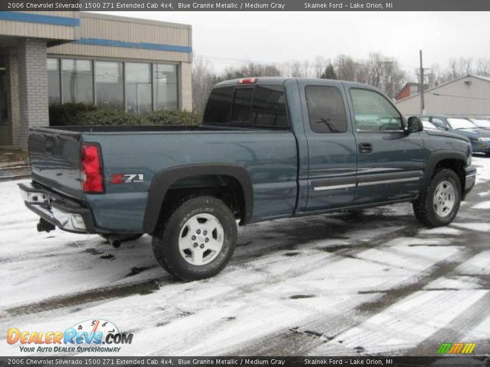 2006 Chevrolet Silverado 1500 Z71 Extended Cab 4x4 Blue Granite Metallic / Medium Gray Photo #3