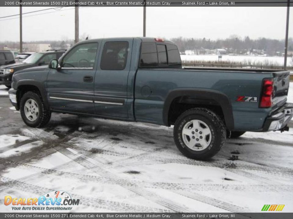 2006 Chevrolet Silverado 1500 Z71 Extended Cab 4x4 Blue Granite Metallic / Medium Gray Photo #7