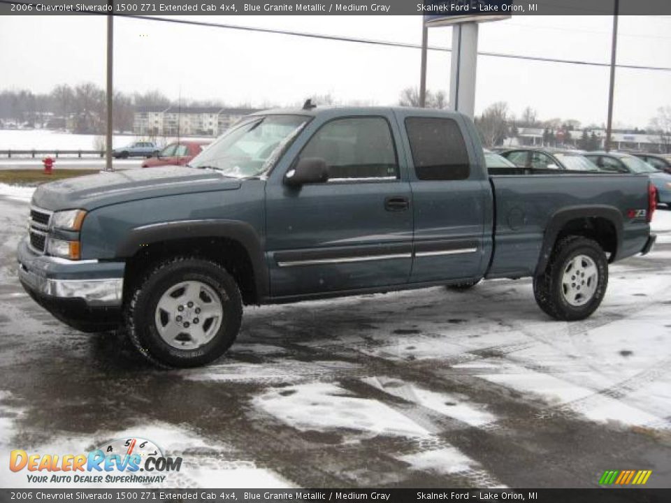 2006 Chevrolet Silverado 1500 Z71 Extended Cab 4x4 Blue Granite Metallic / Medium Gray Photo #9