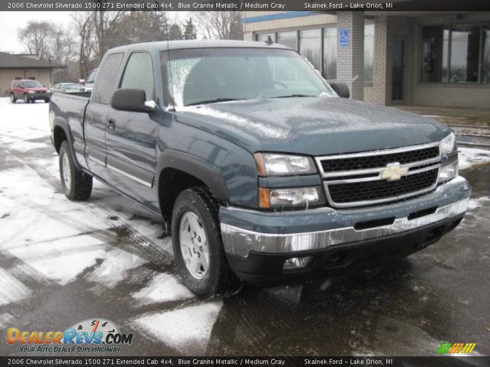 2006 Chevrolet Silverado 1500 Z71 Extended Cab 4x4 Blue Granite Metallic / Medium Gray Photo #12